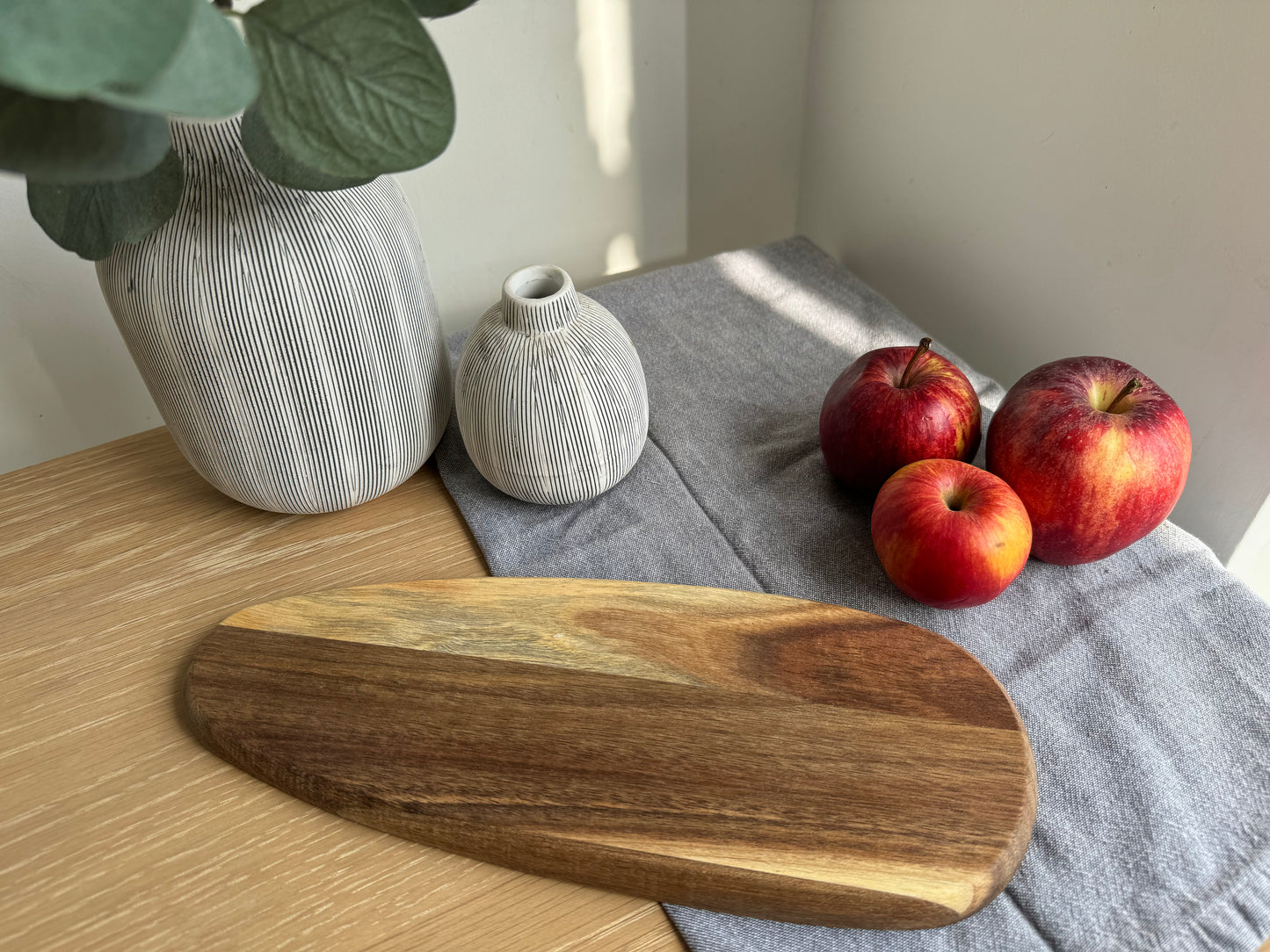 acacia hello autumn tray back view