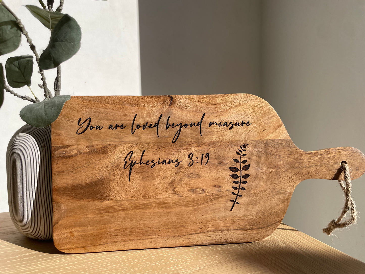 personalised chopping board, brown, 100% acacia wood, mid view